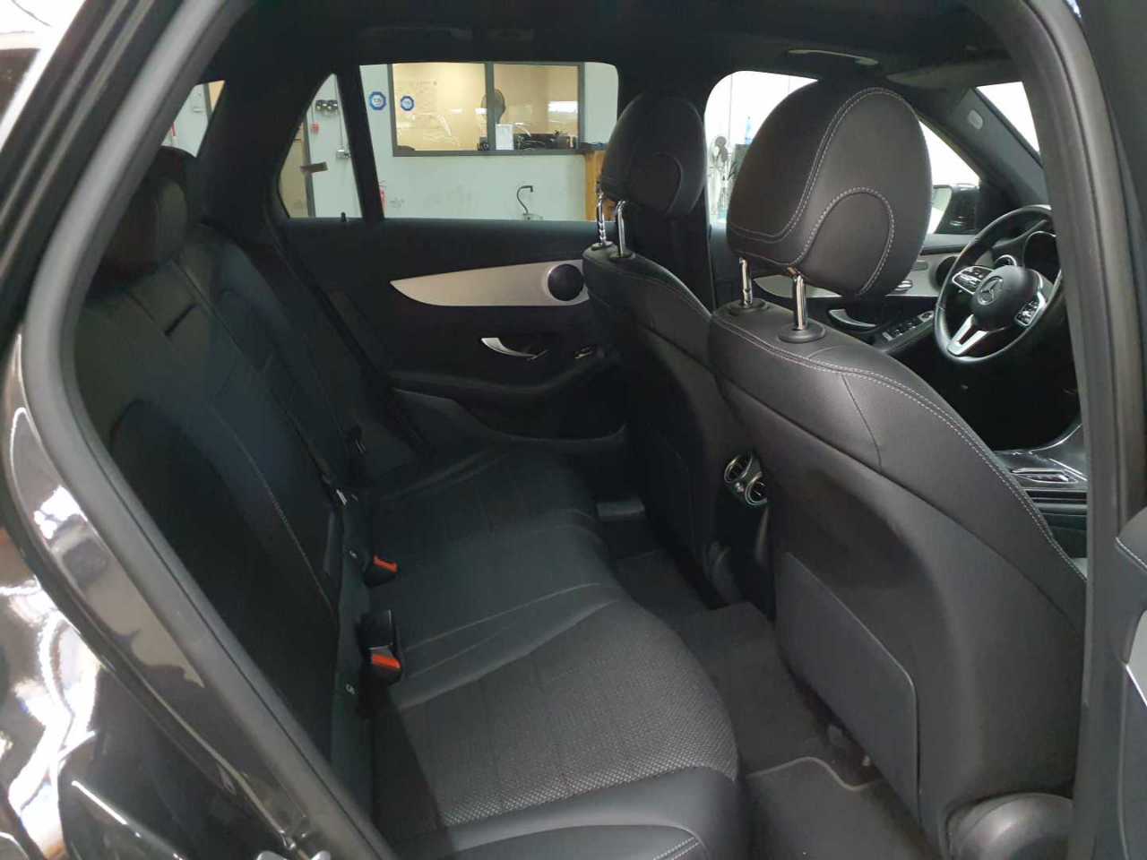 Mercedes-Benz GLC 200 4Matic 9G-TRONIC Exclusive 14