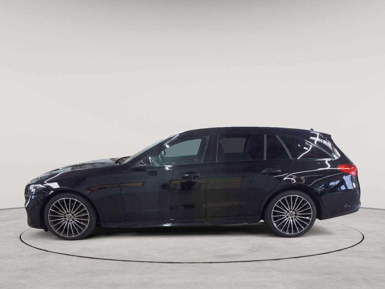 Mercedes-Benz C 220 d 4Matic T 9G-TRONIC AMG Line 6
