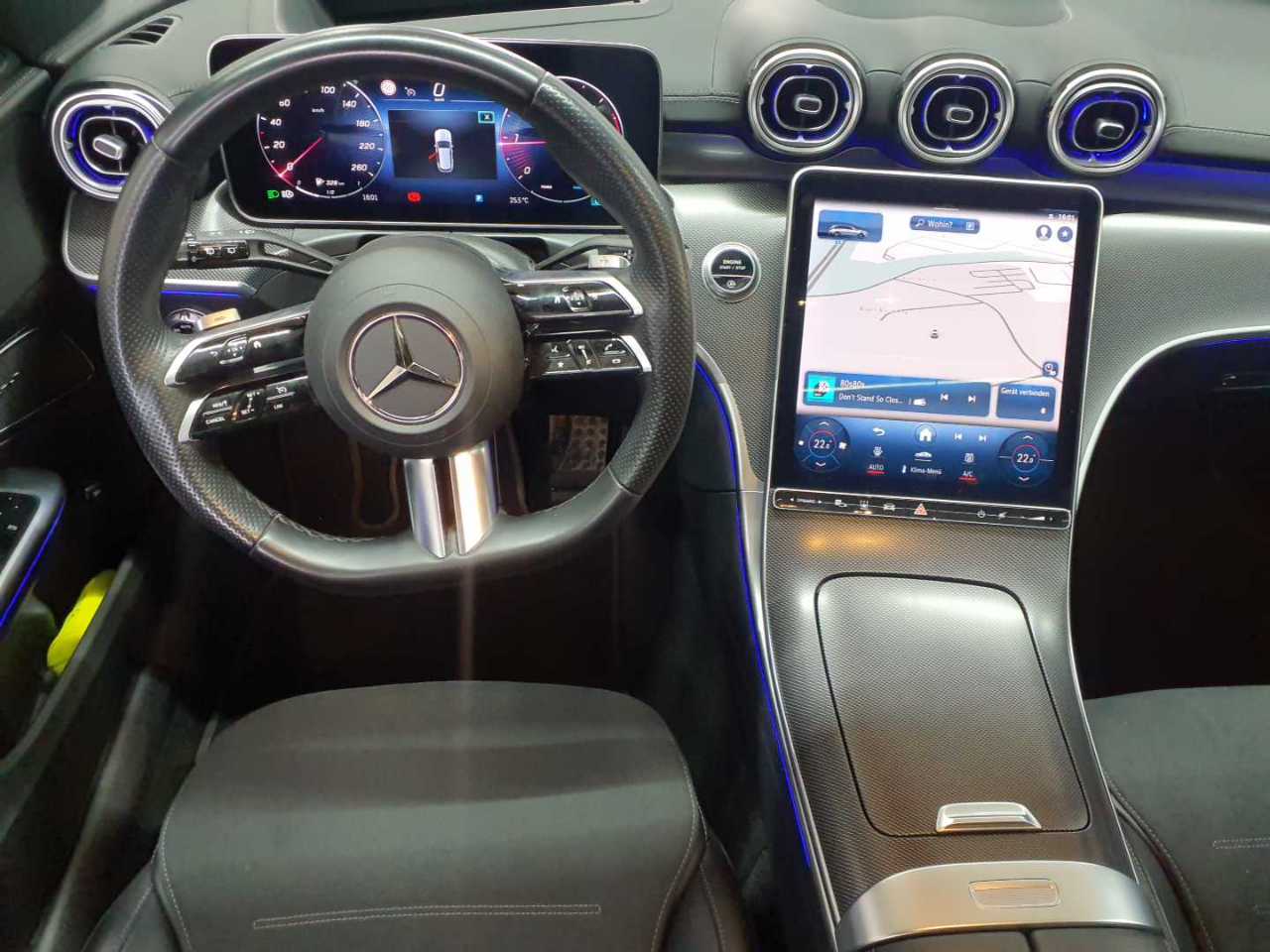Mercedes-Benz C 220 d 4Matic T 9G-TRONIC AMG Line 9