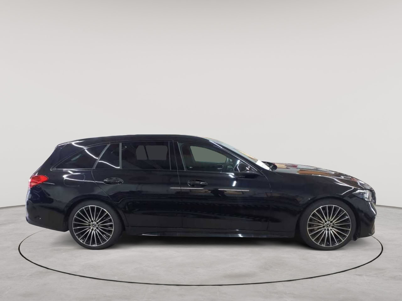 Mercedes-Benz C 220 d 4Matic T 9G-TRONIC AMG Line 3