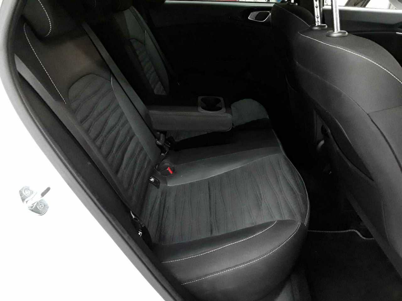 Kia Ceed SW 1.6 CRDi (48V Mild-Hybrid) DCT7 GT Line 14