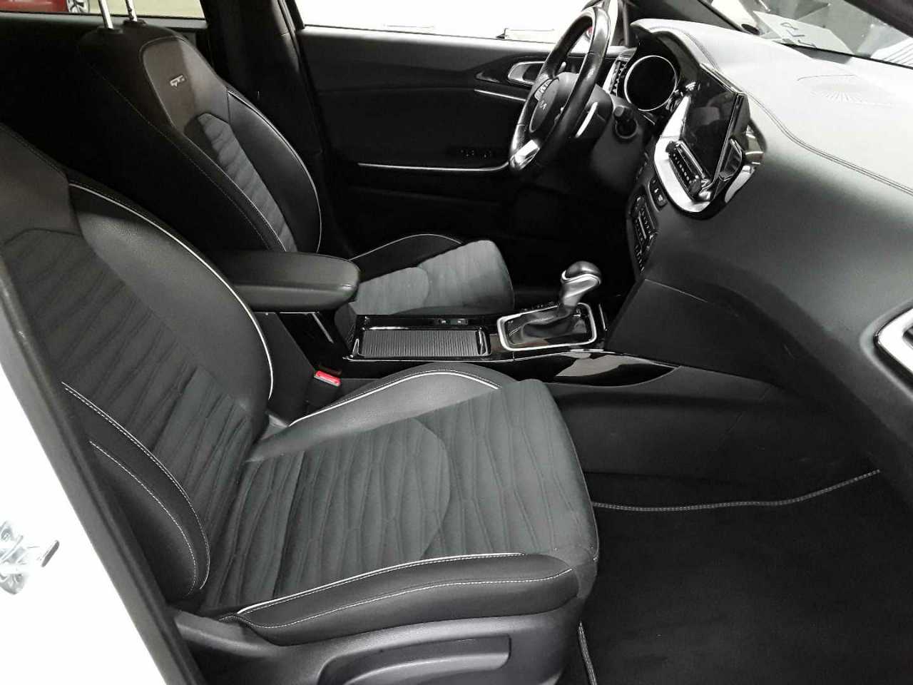 Kia Ceed SW 1.6 CRDi (48V Mild-Hybrid) DCT7 GT Line 8