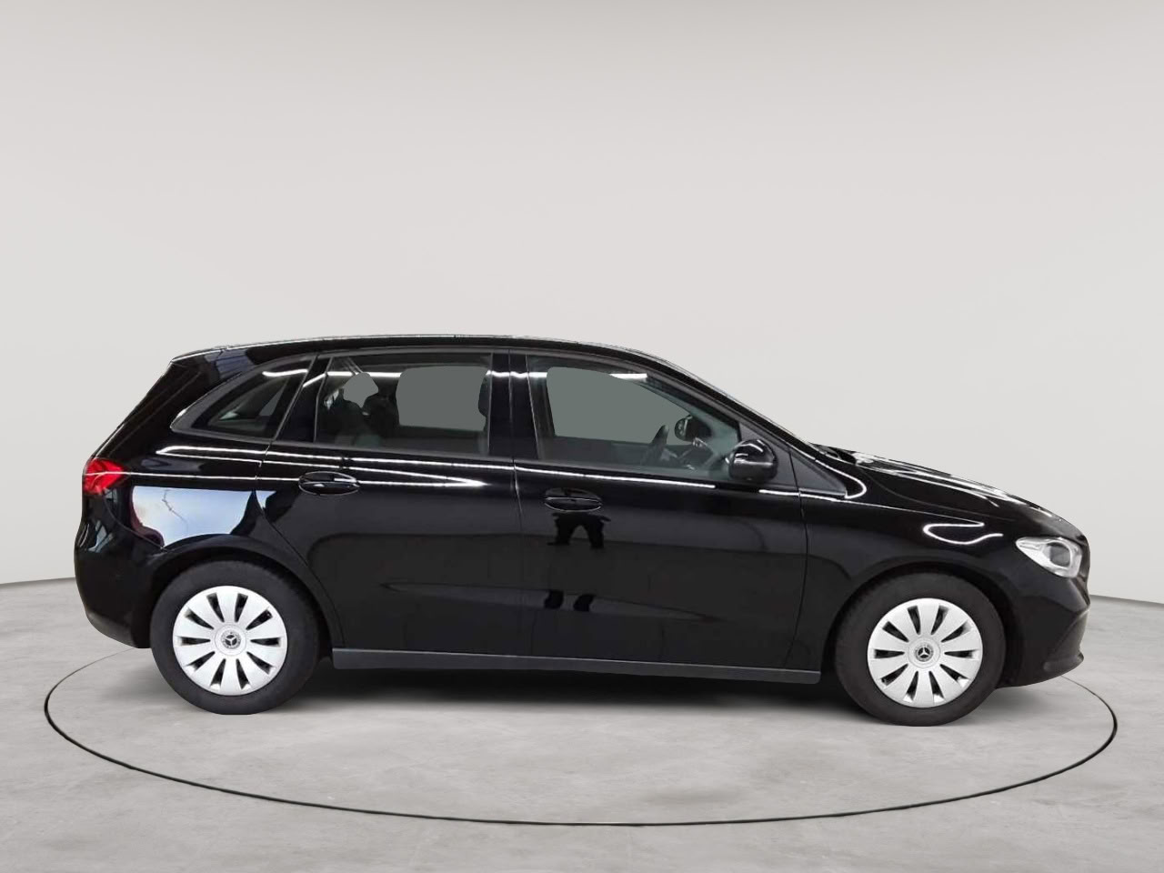 Mercedes-Benz B 180 7G-DCT 3