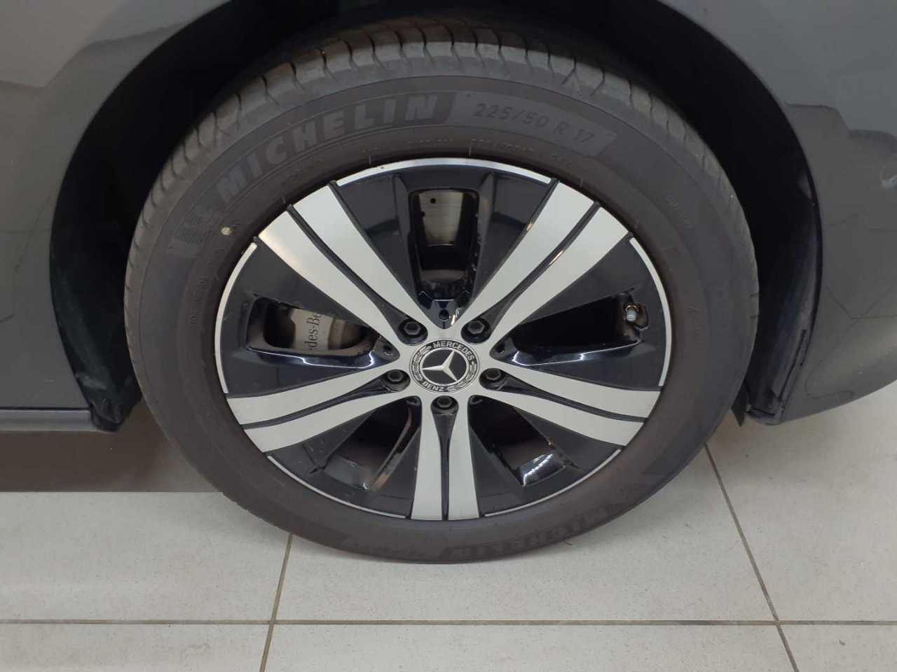 Mercedes-Benz C 300 e T 9G-TRONIC Avantgarde 17