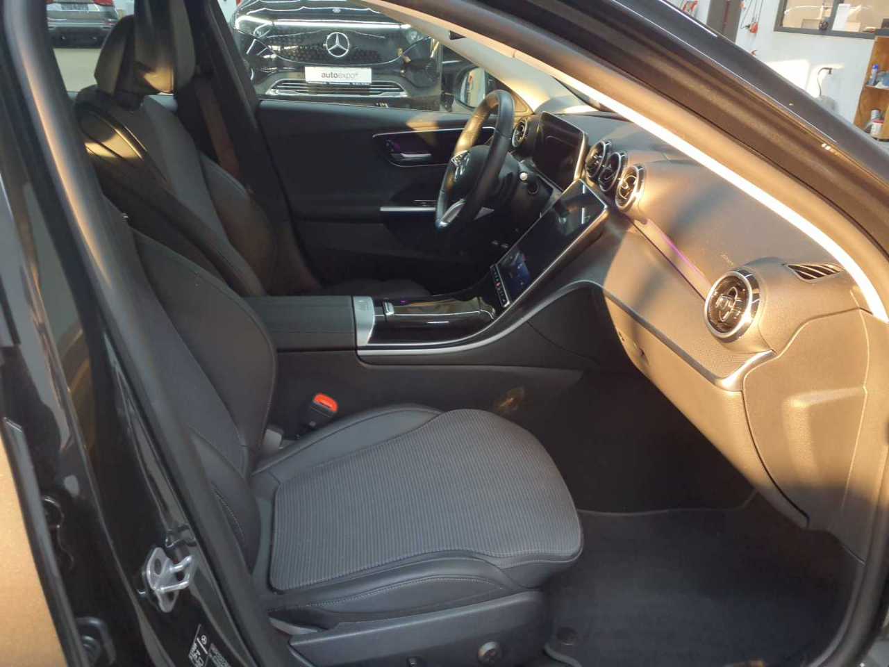 Mercedes-Benz C 300 e T 9G-TRONIC Avantgarde 8
