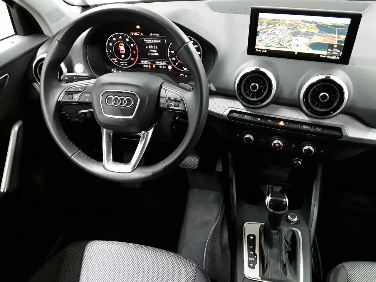 Audi Q2 40 TFSI quattro S tronic 10