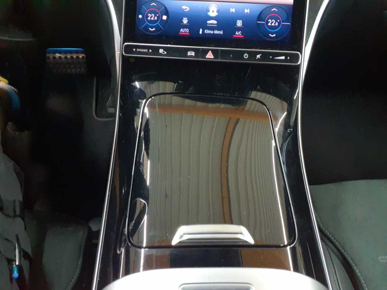 Mercedes-Benz C 220 d T 9G-TRONIC AMG Line 10