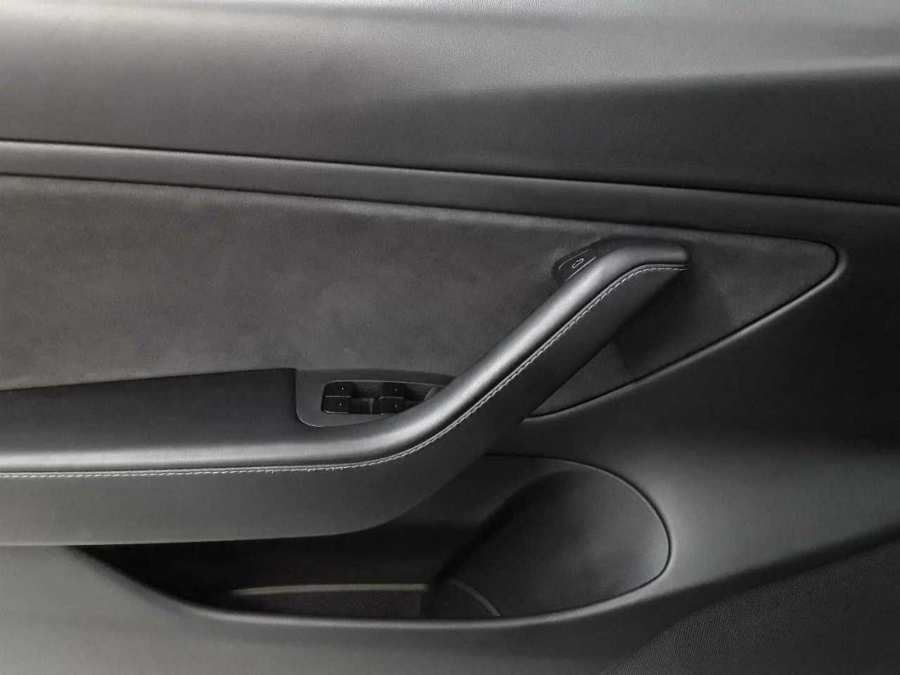 Tesla Model 3 Langstreckenbatt. Allradantrieb Dual Motor 18