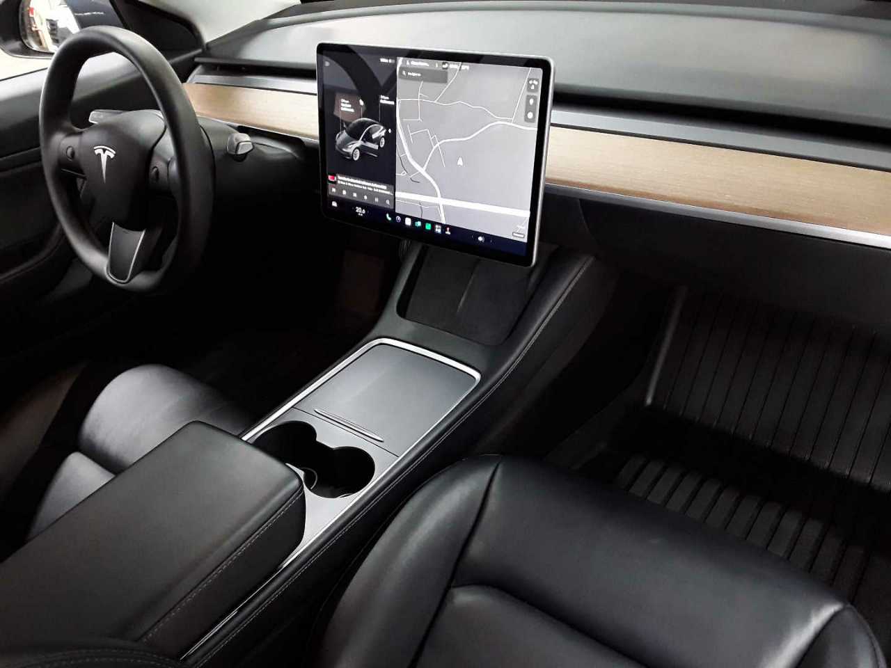 Tesla Model 3 Langstreckenbatt. Allradantrieb Dual Motor 9
