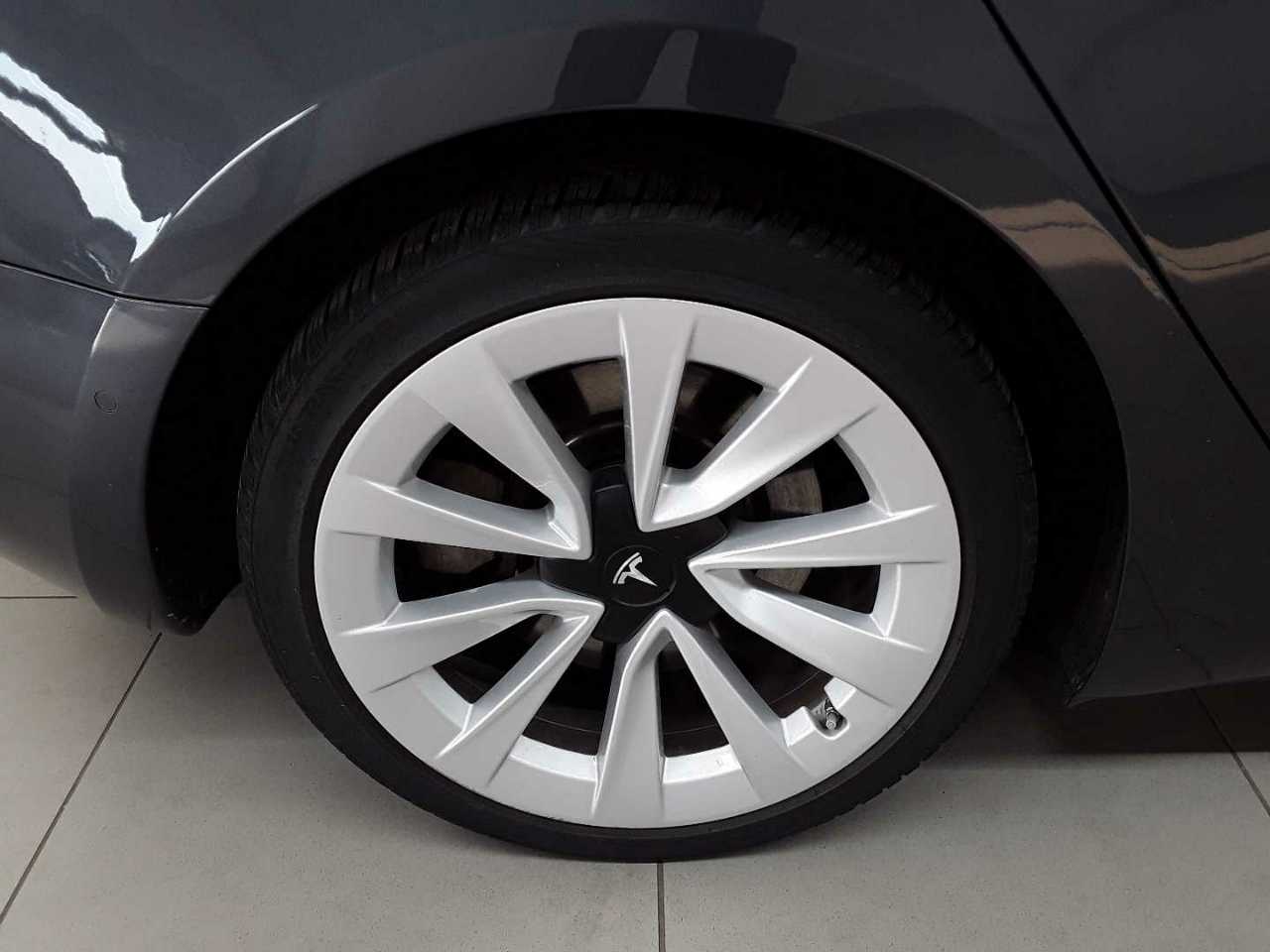 Tesla Model 3 Langstreckenbatt. Allradantrieb Dual Motor 20