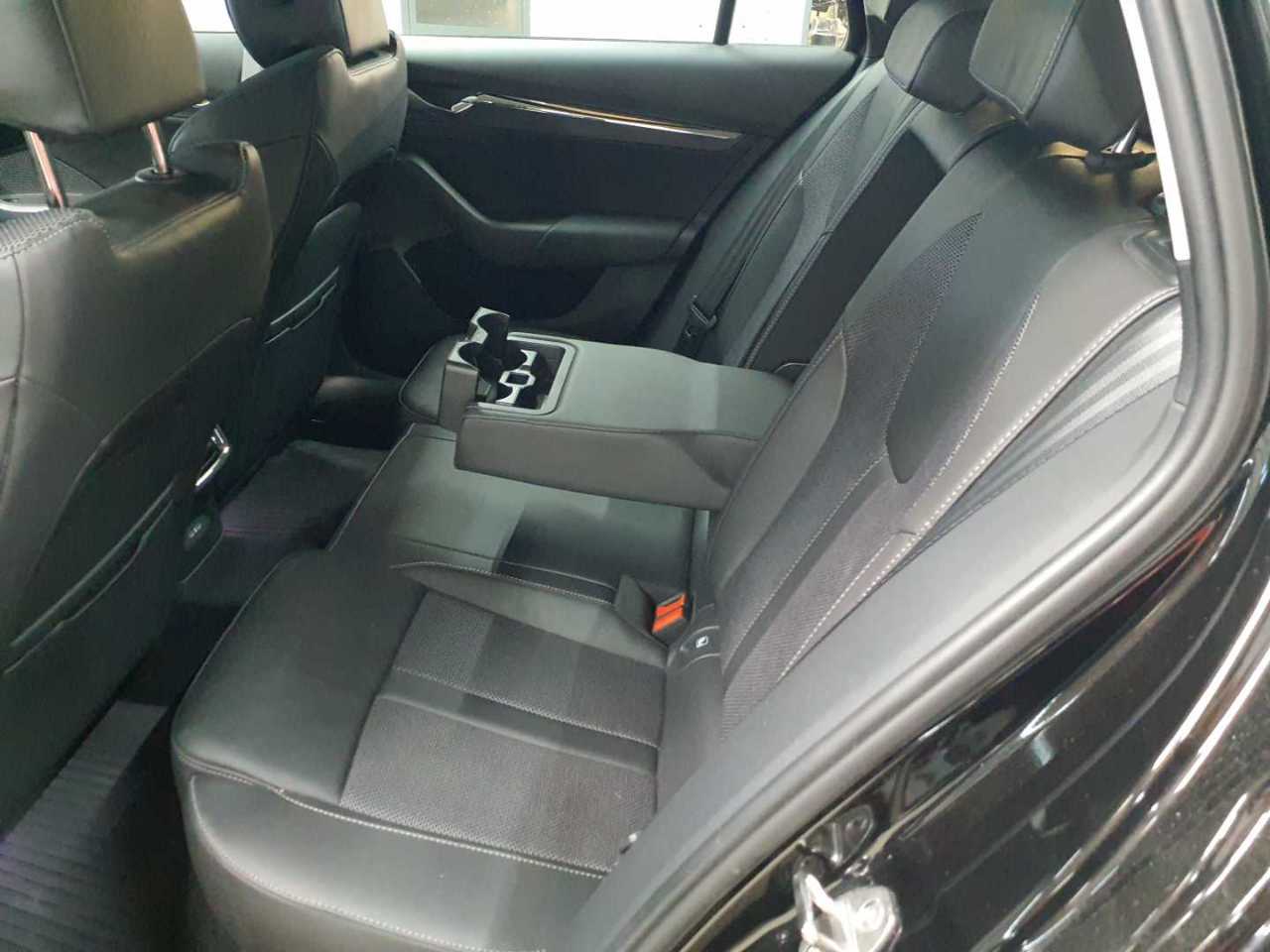 Skoda Octavia Combi 2.0 TDI DSG 4x4 Style 13