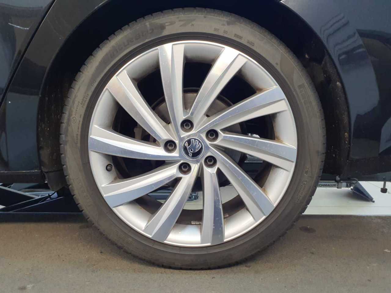 Skoda Octavia Combi 2.0 TDI DSG 4x4 Style 16