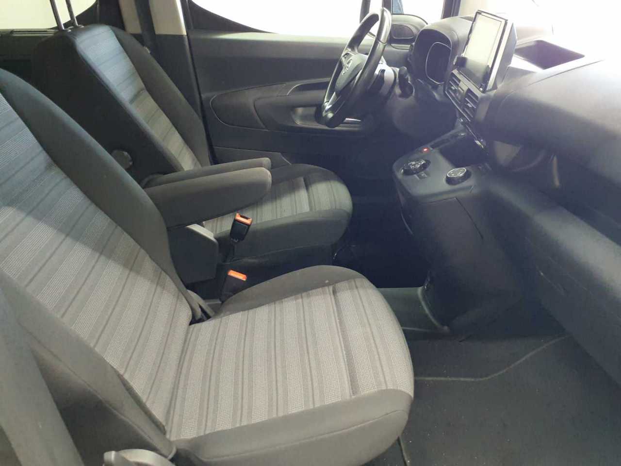 Opel Combo Life 1.5 D Start/Stop Ultimate 8