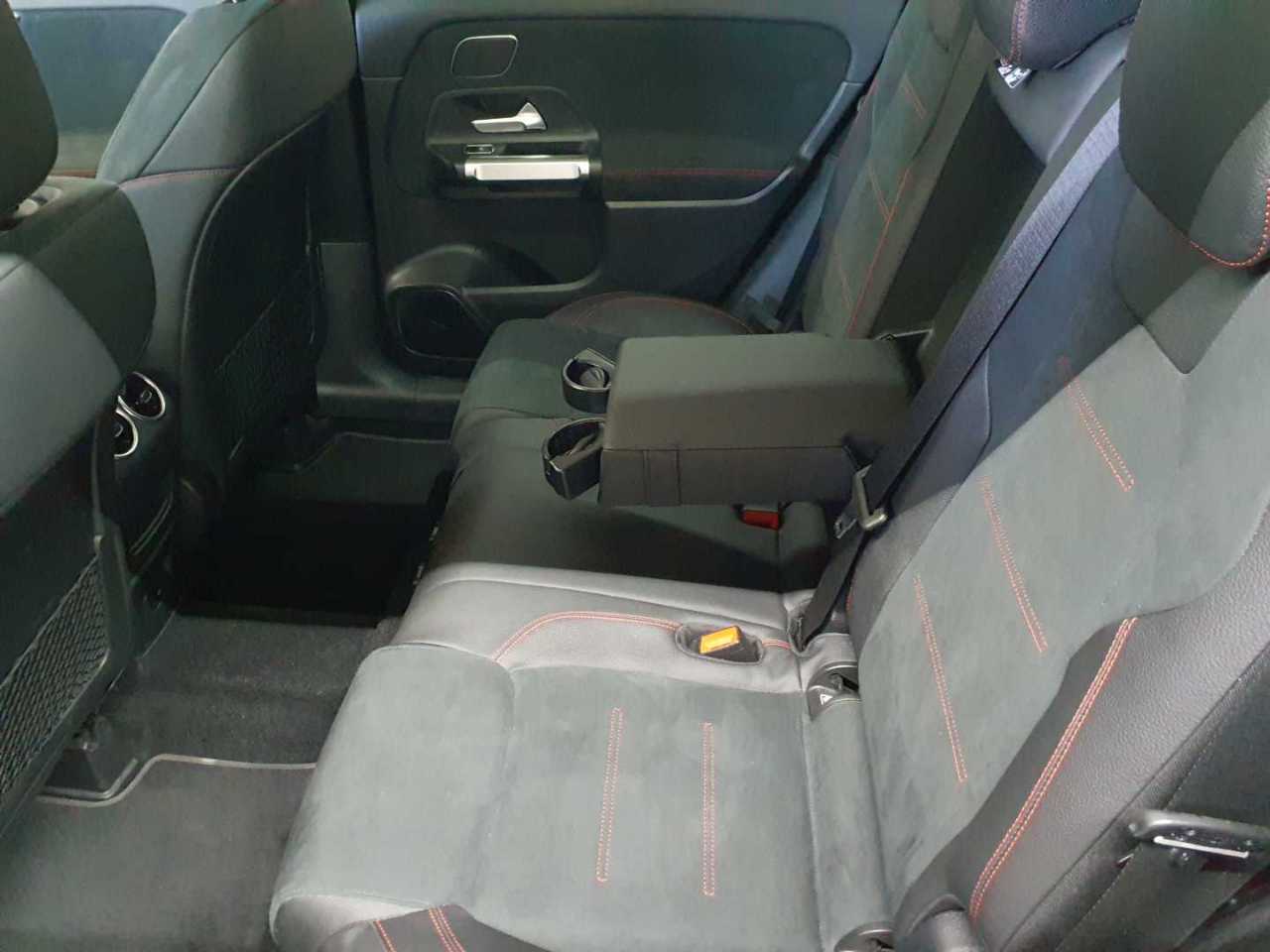 Mercedes-Benz GLB 220 d 8G-DCT AMG Line 13