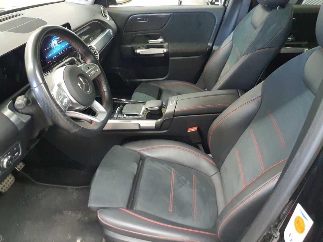 Mercedes-Benz GLB 220 d 8G-DCT AMG Line 7