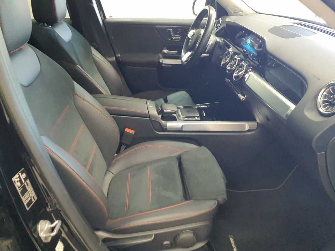 Mercedes-Benz GLB 220 d 8G-DCT AMG Line 8
