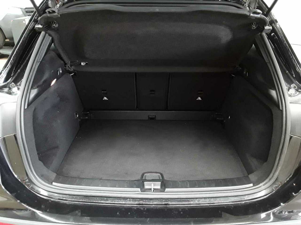 Mercedes-Benz GLA 250 8G-DCT Progressive 15