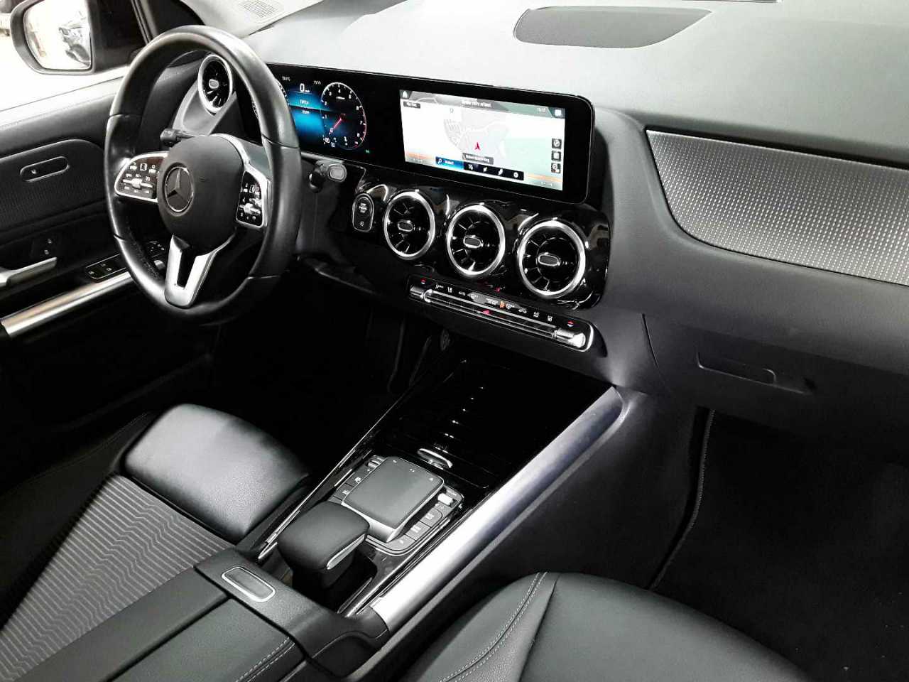 Mercedes-Benz GLA 250 8G-DCT Progressive 9