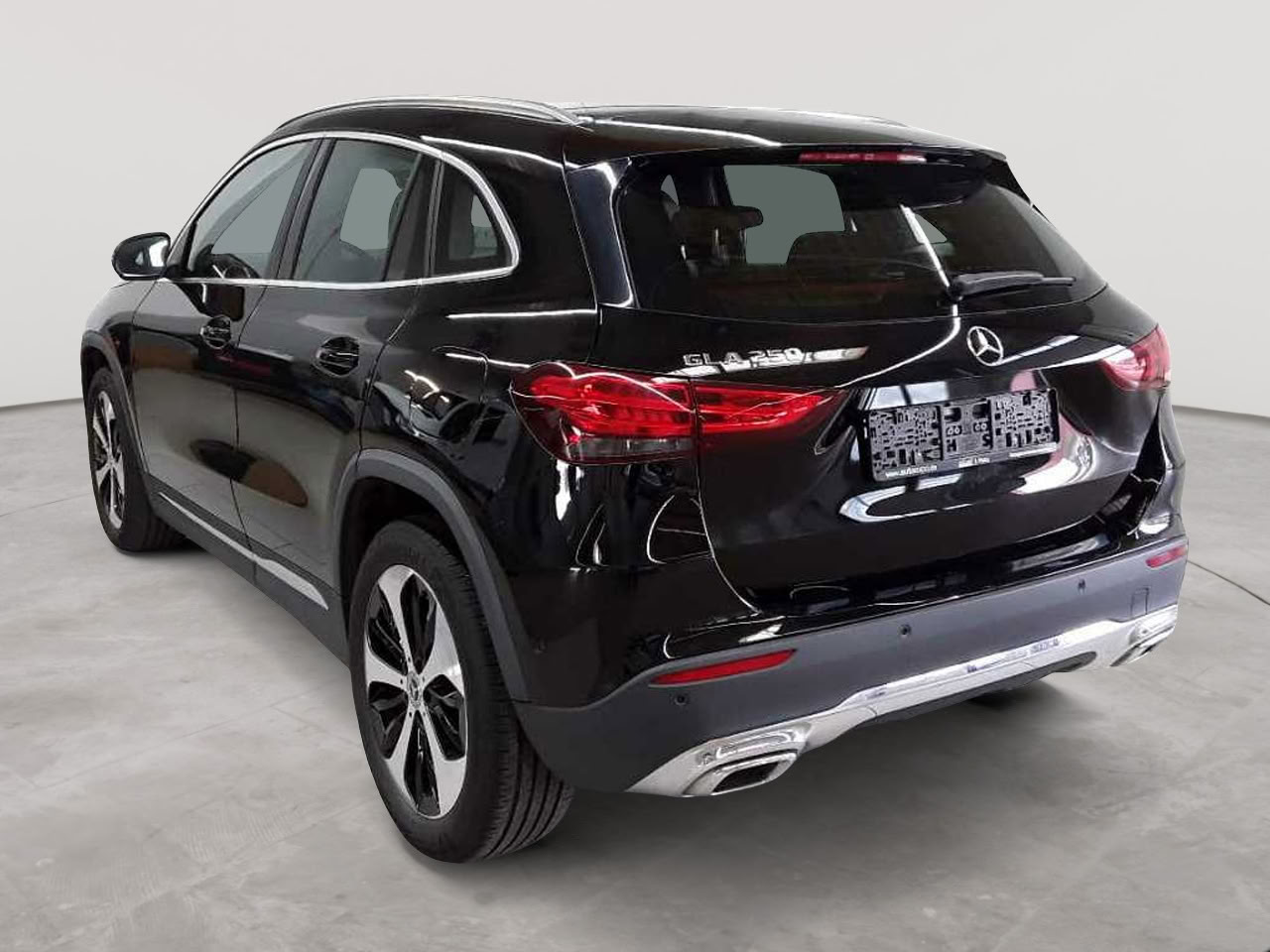 Mercedes-Benz GLA 250 8G-DCT Progressive 5