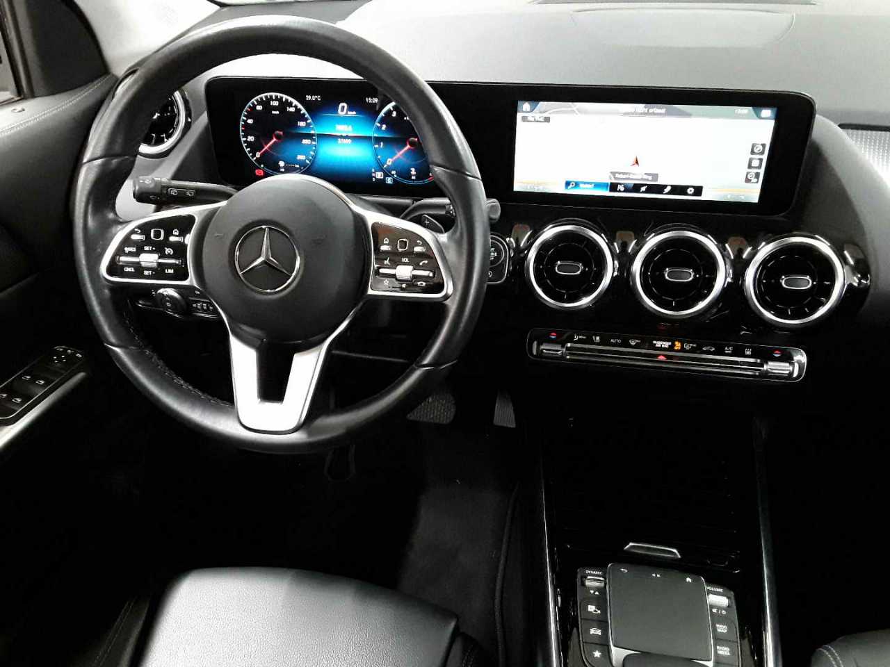 Mercedes-Benz GLA 250 8G-DCT Progressive 10
