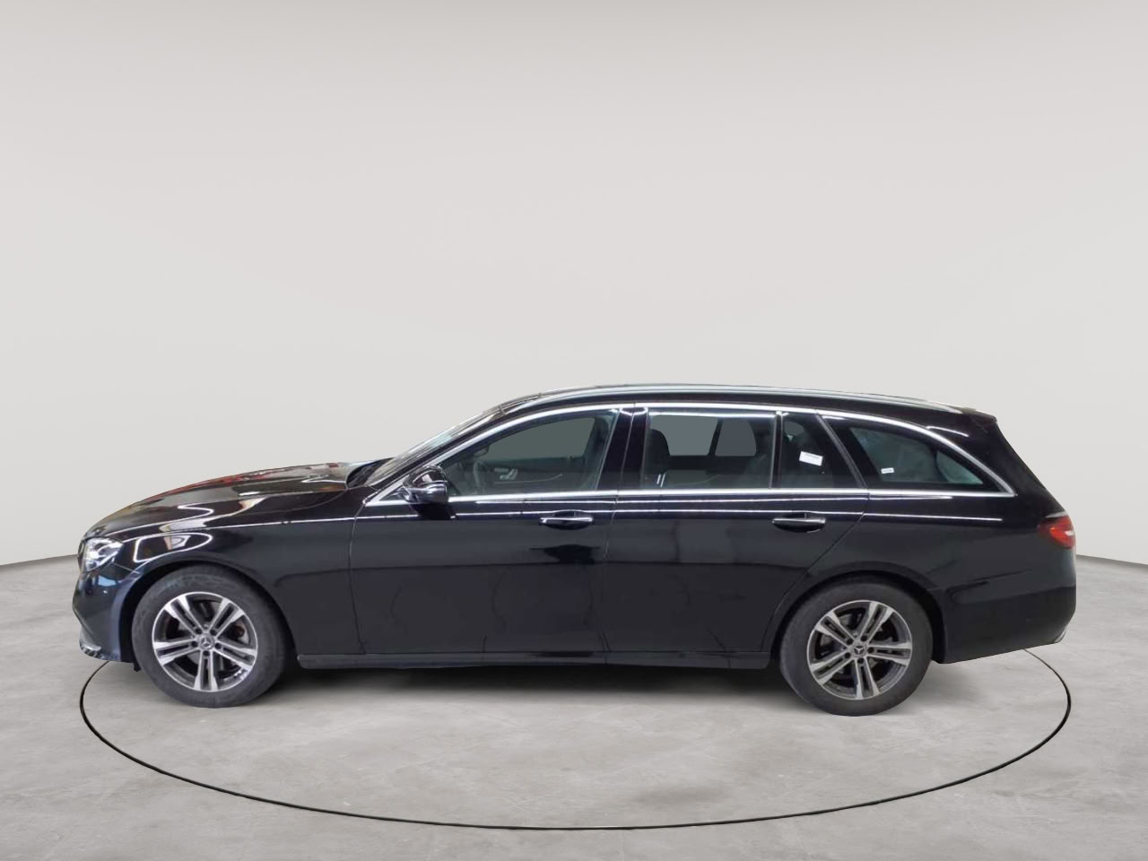 Mercedes-Benz E 300 d 4Matic T 9G-TRONIC Avantgarde 6