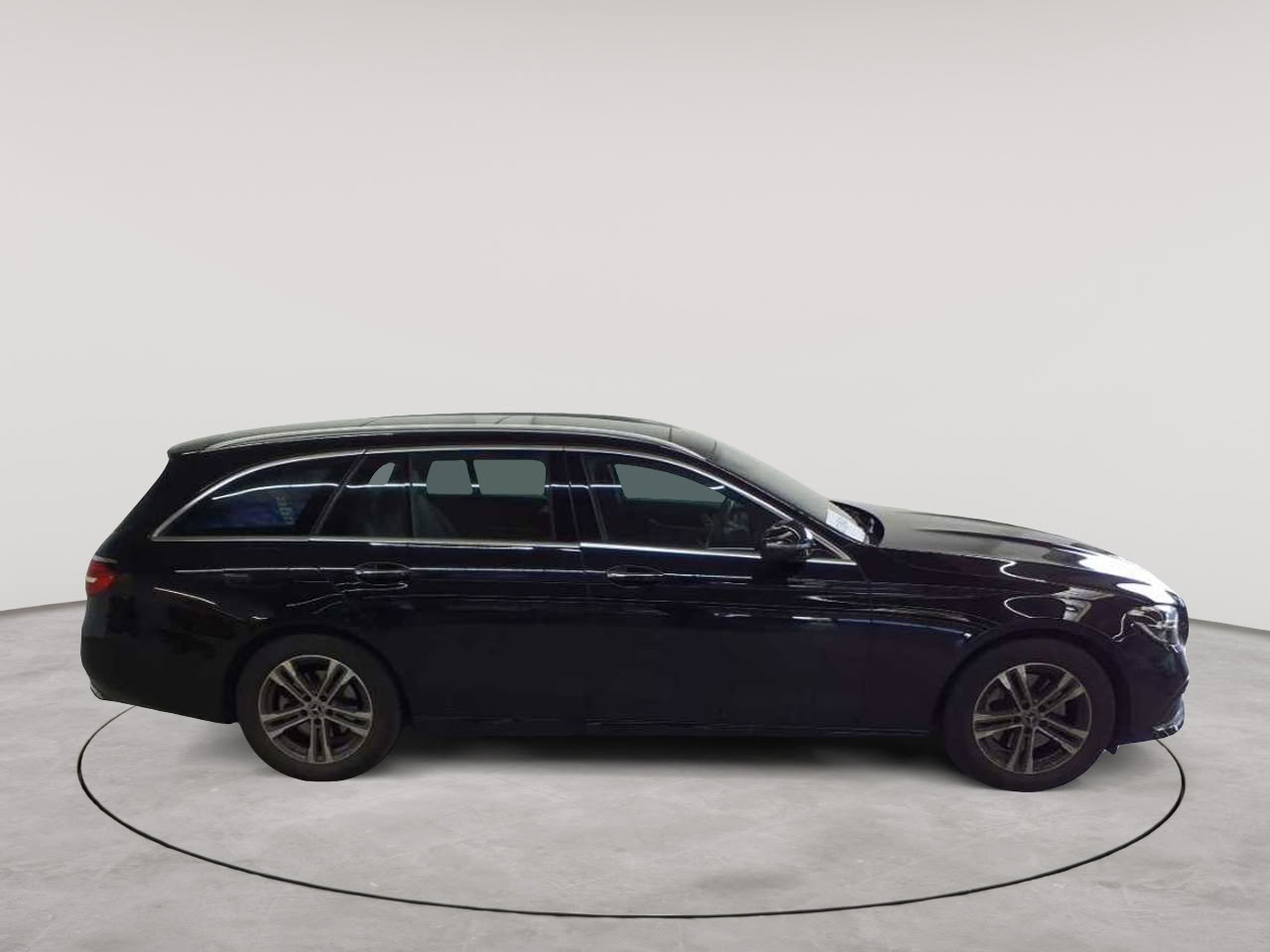Mercedes-Benz E 300 d 4Matic T 9G-TRONIC Avantgarde 3