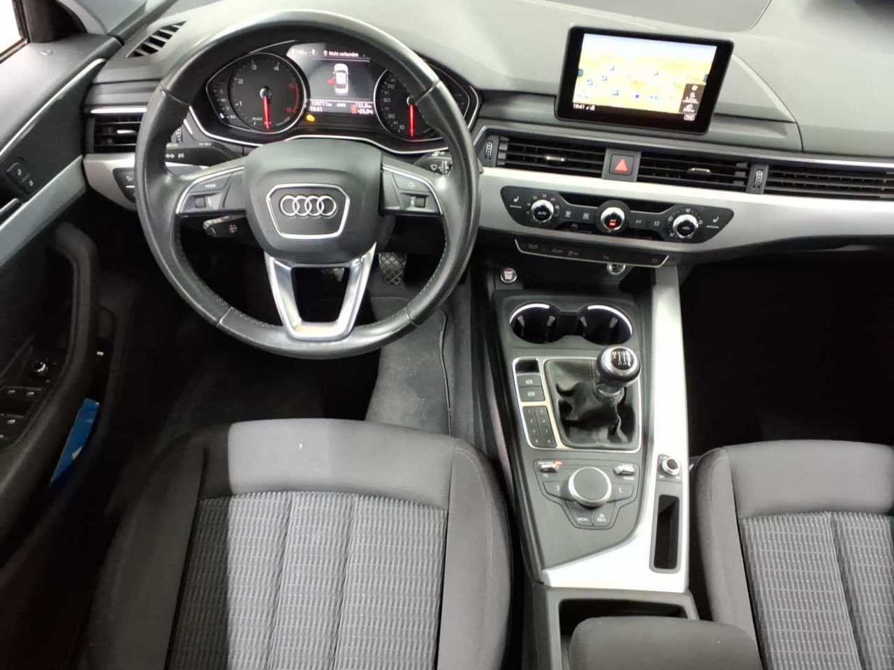Audi A4 2.0 TDI design 10