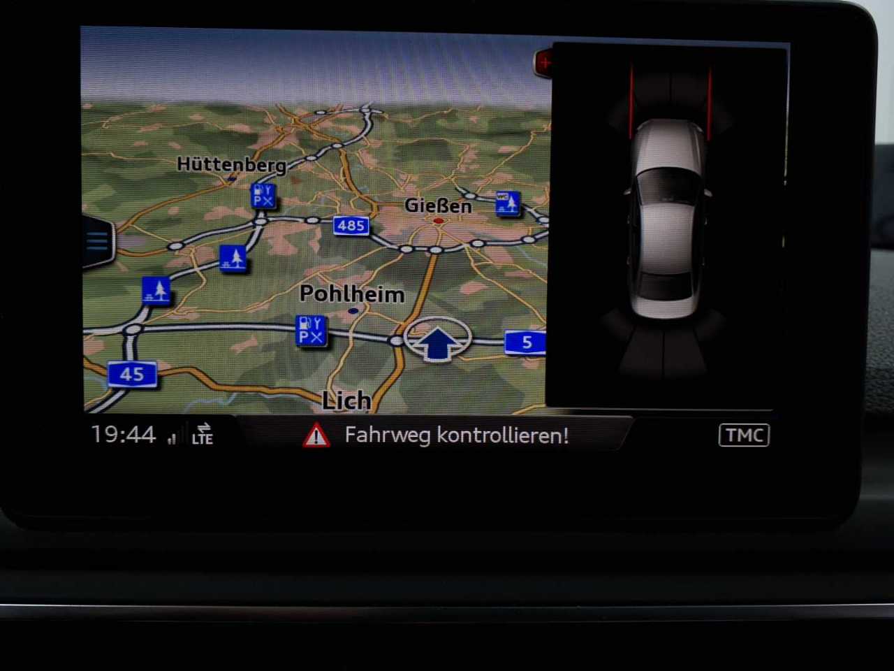 Audi A4 2.0 TDI design 12