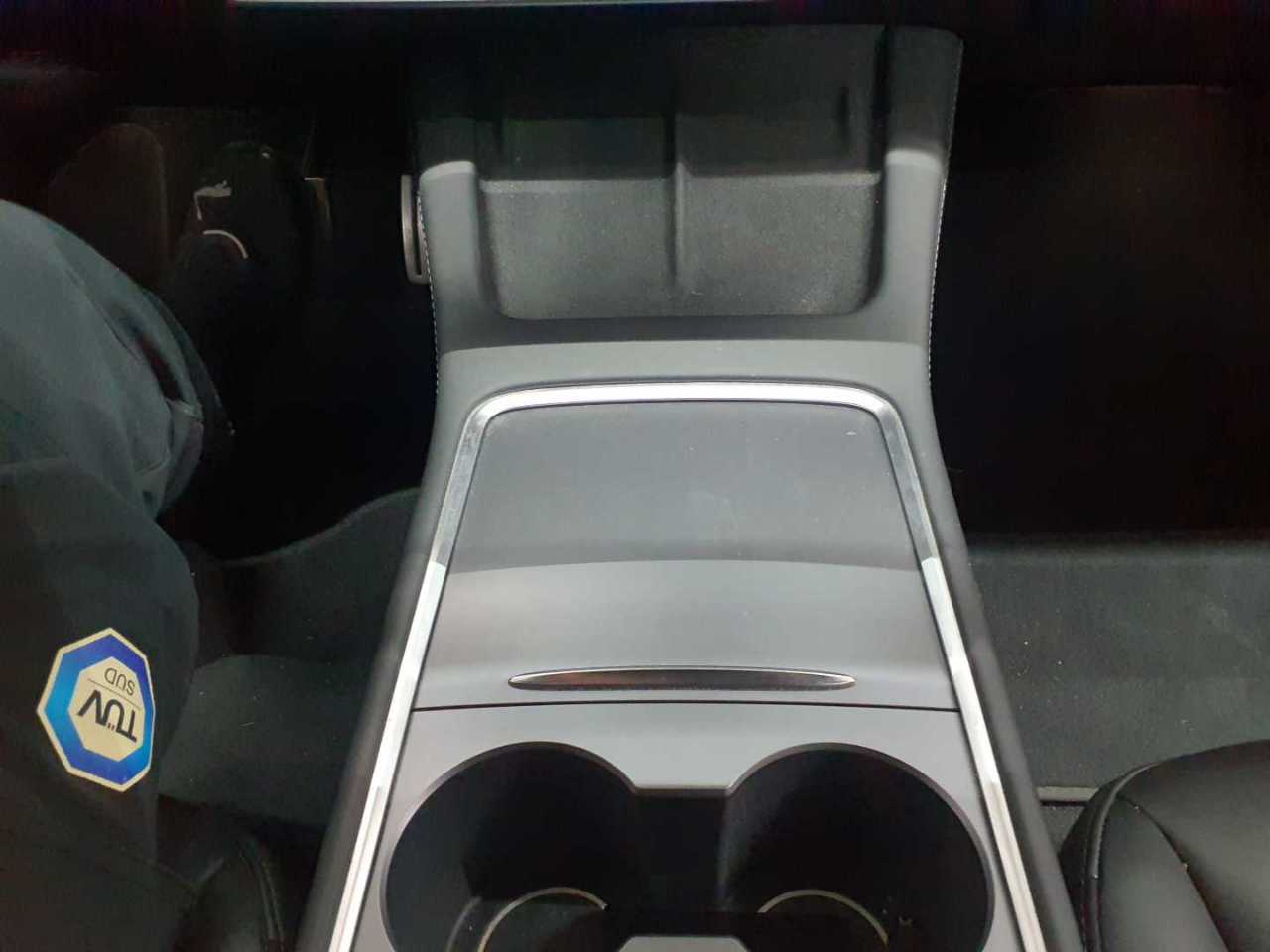 Tesla Model 3 Langstreckenbatt. Allradantrieb Dual Motor Performance 10