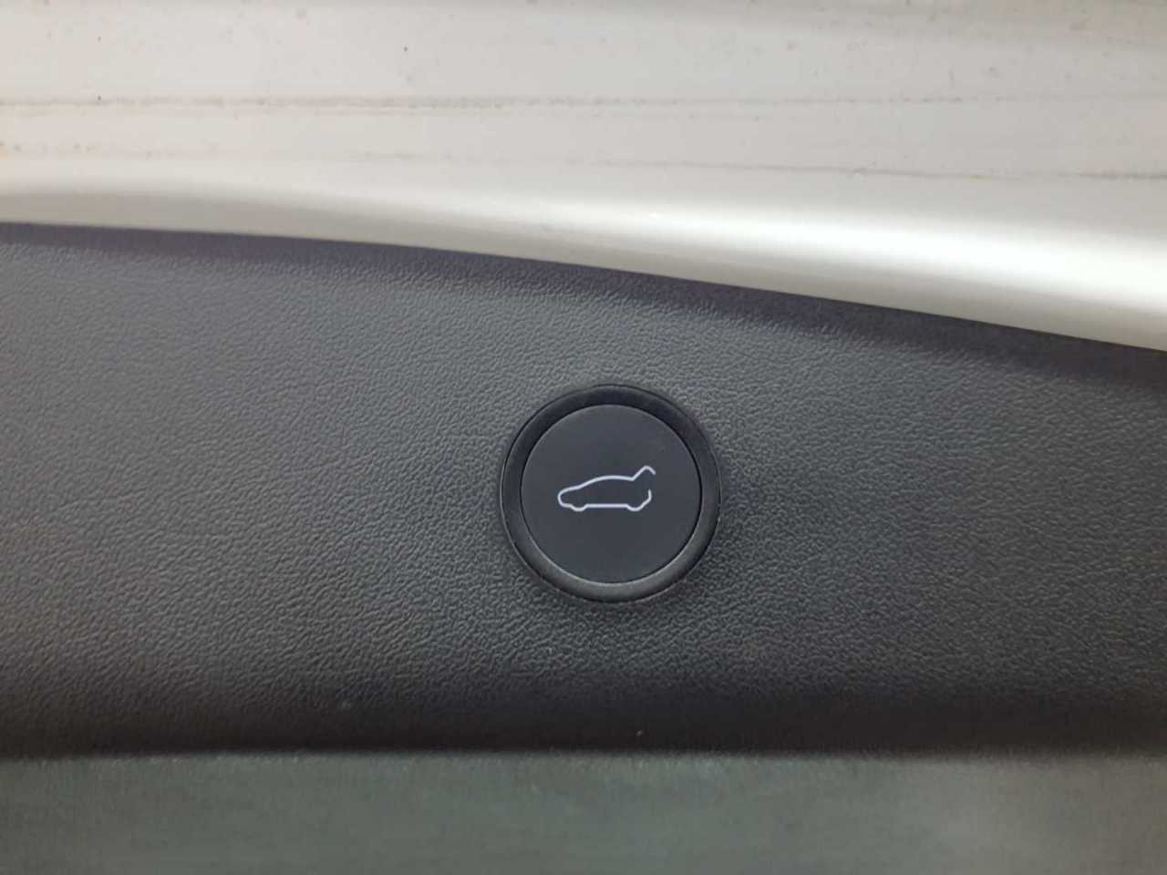 Tesla Model 3 Langstreckenbatt. Allradantrieb Dual Motor Performance 17