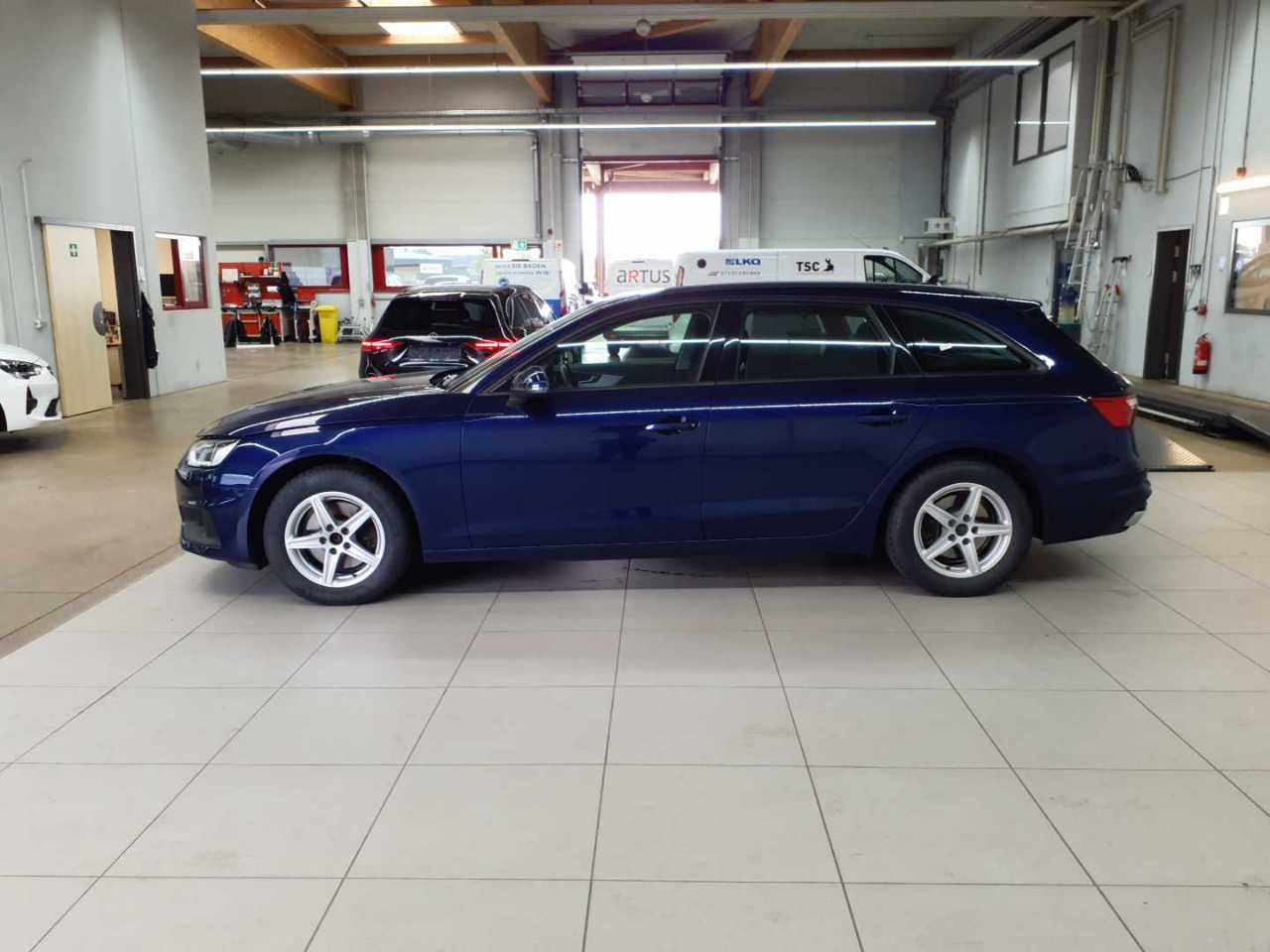 Audi A4 Avant 35 TDI S tronic 9