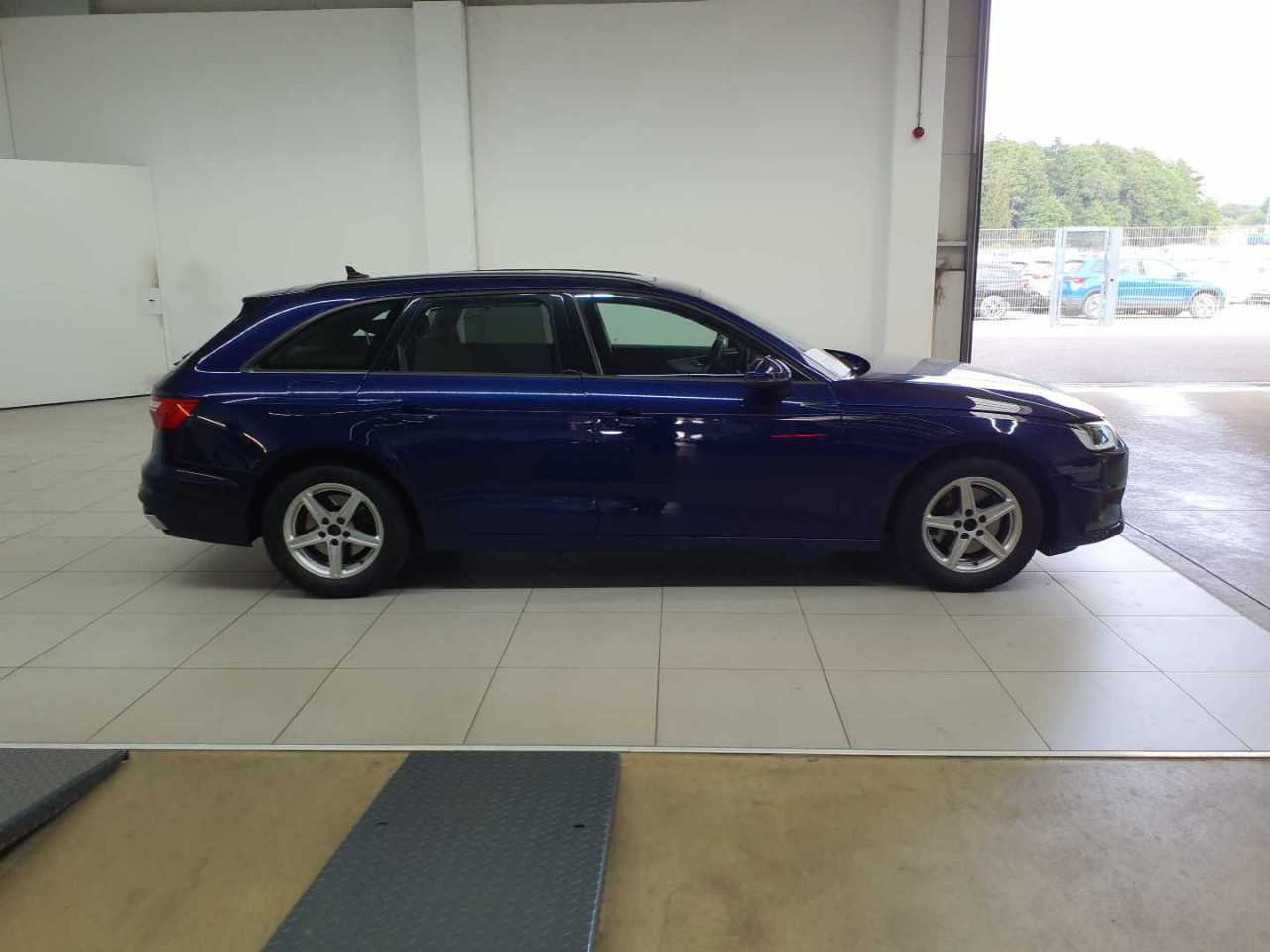 Audi A4 Avant 35 TDI S tronic 7