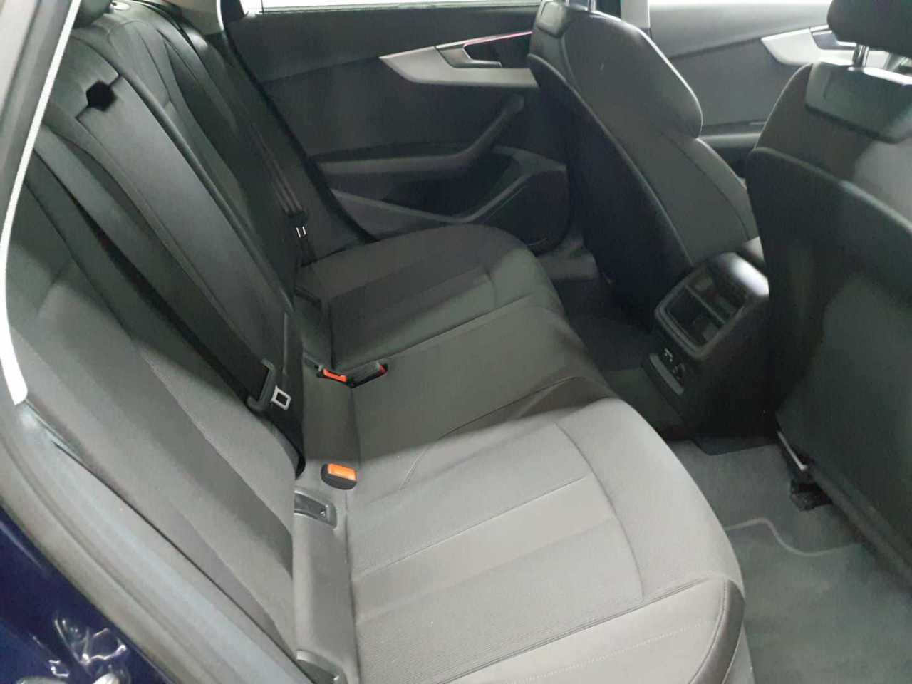 Audi A4 Avant 35 TDI S tronic 13