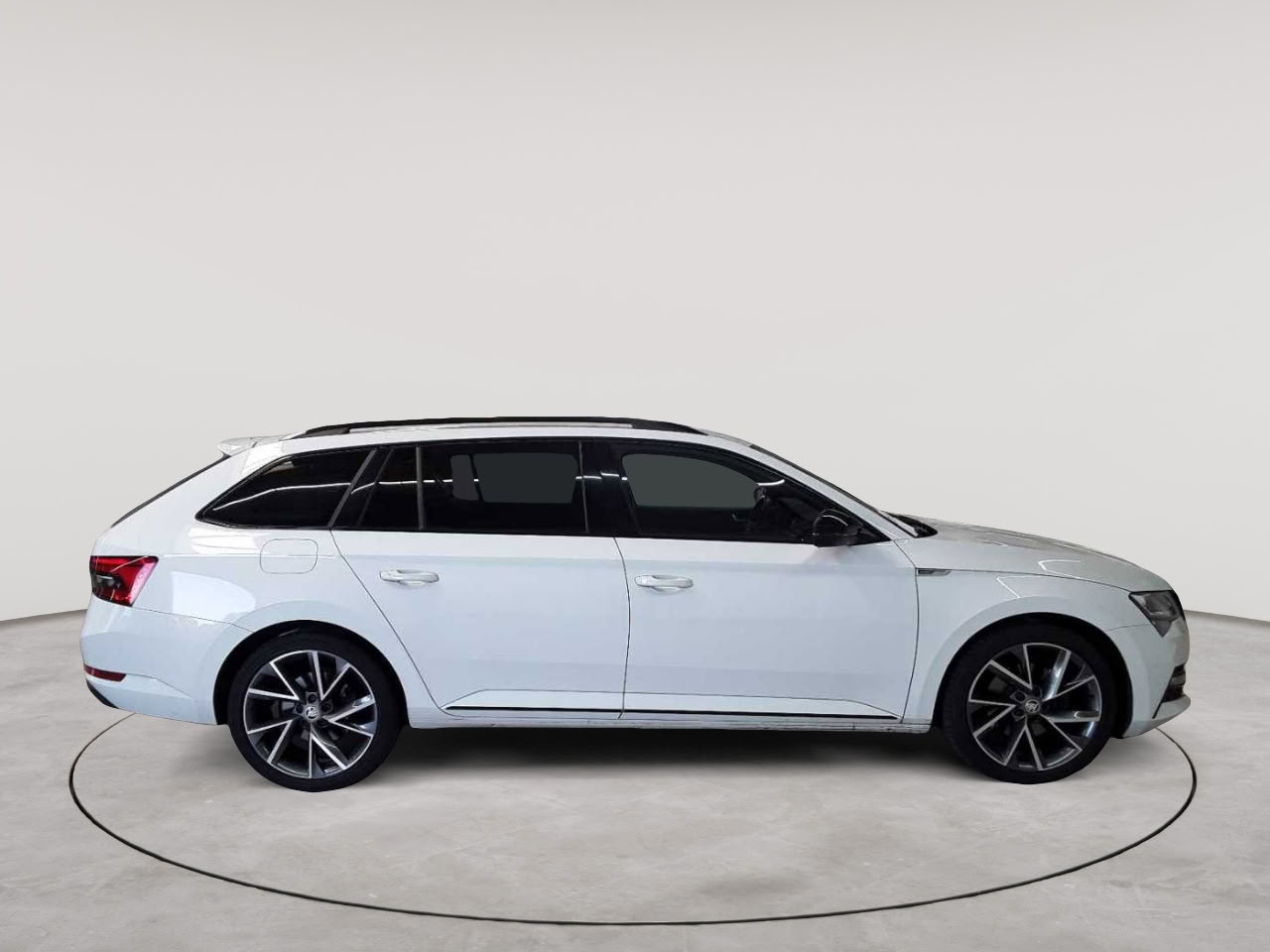 Skoda Superb Combi 2.0 TDI DSG Sportline 3