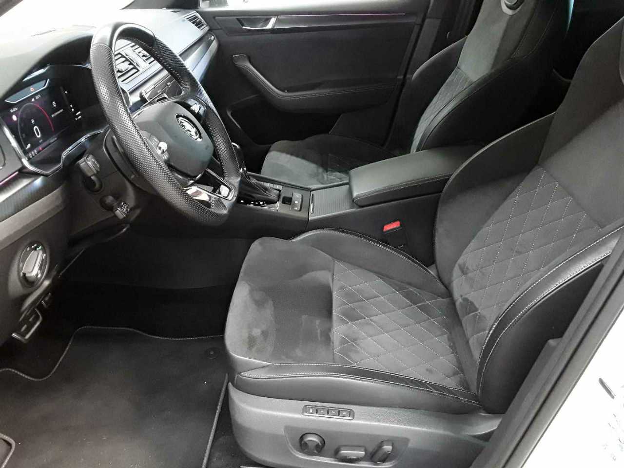 Skoda Superb Combi 2.0 TDI DSG Sportline 7