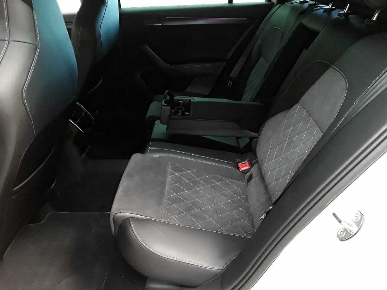 Skoda Superb Combi 2.0 TDI DSG Sportline 13