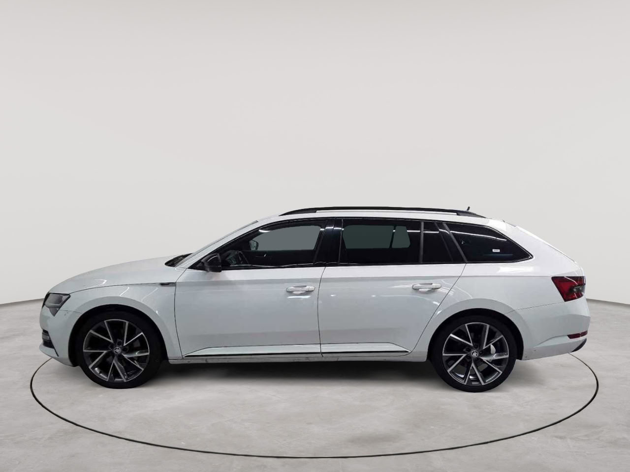 Skoda Superb Combi 2.0 TDI DSG Sportline 6