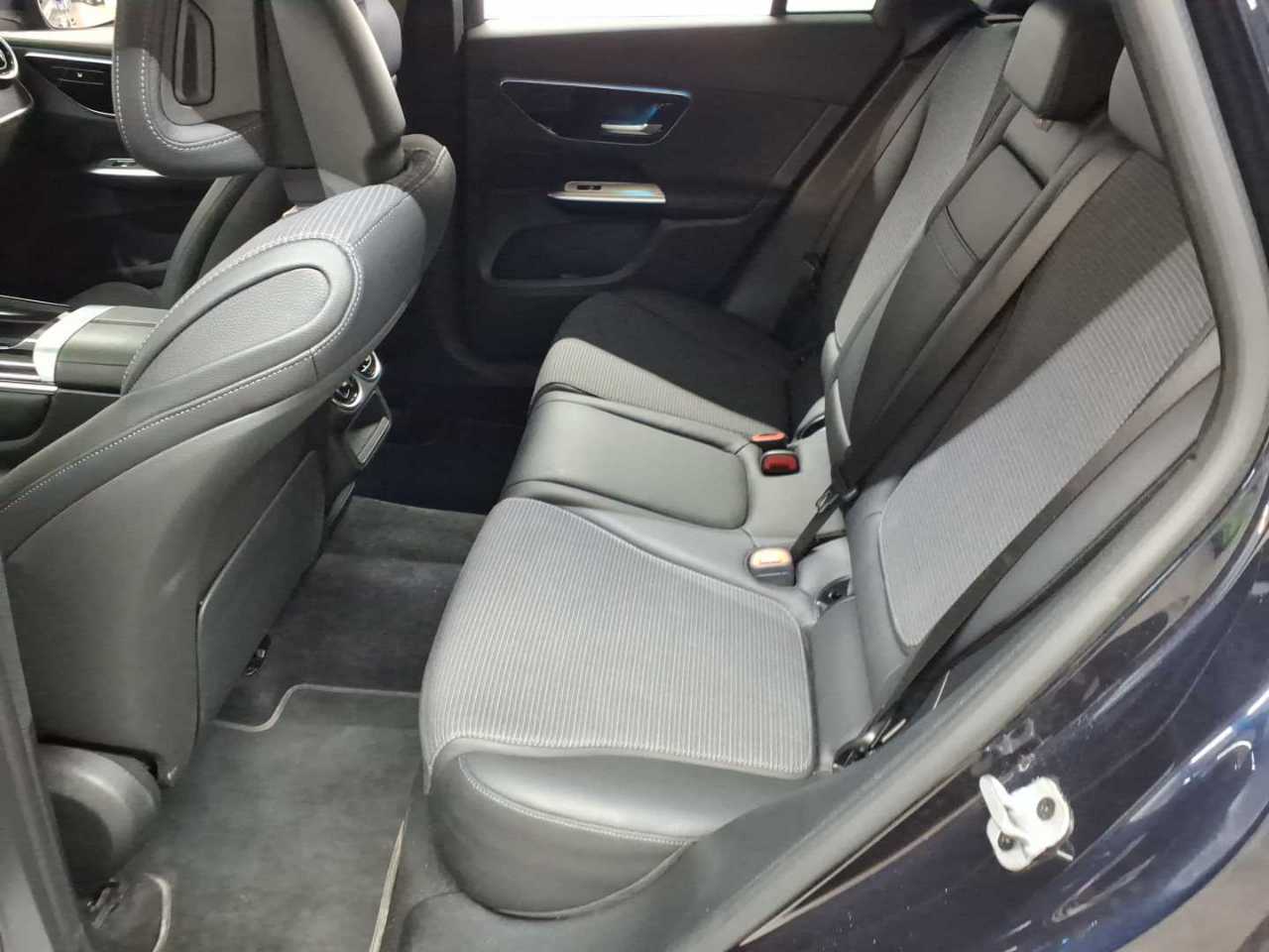 Mercedes-Benz GLC 300 e 4Matic 9G-TRONIC Avantgarde Advanced 13