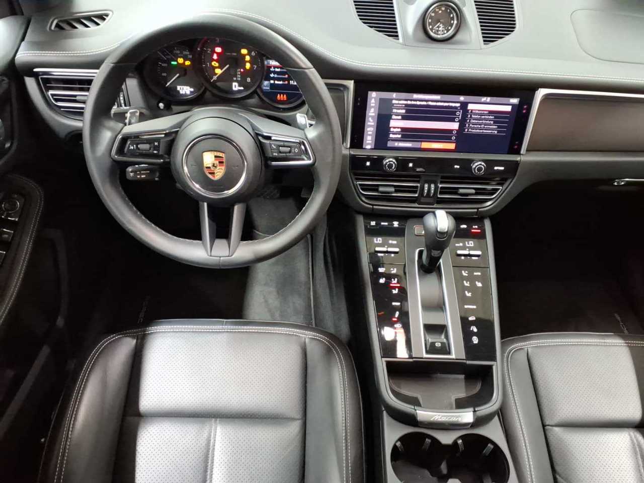 Porsche Macan PDK 10
