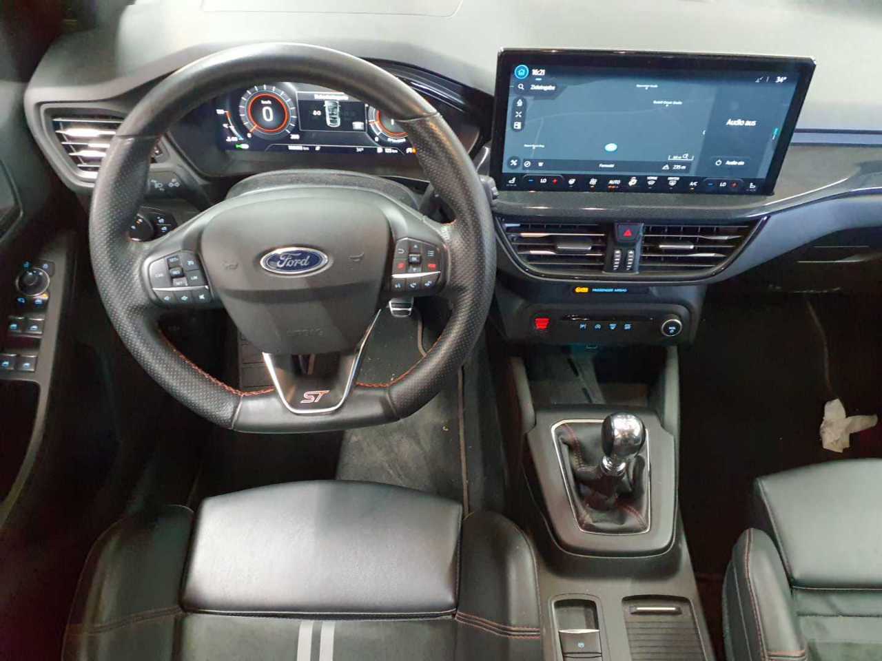 Ford Focus Turnier 2.3 EcoBoost S&S ST X 9