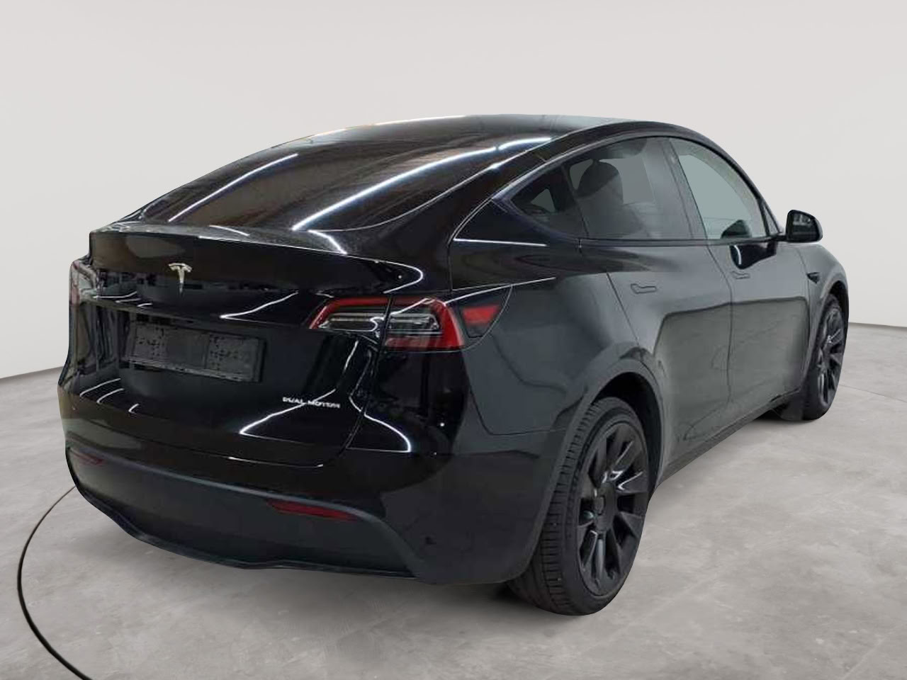 Tesla Model Y Long Range Dual Motor AWD 4