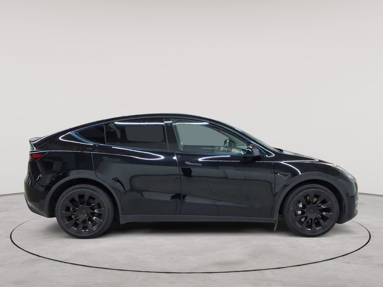Tesla Model Y Long Range Dual Motor AWD 3