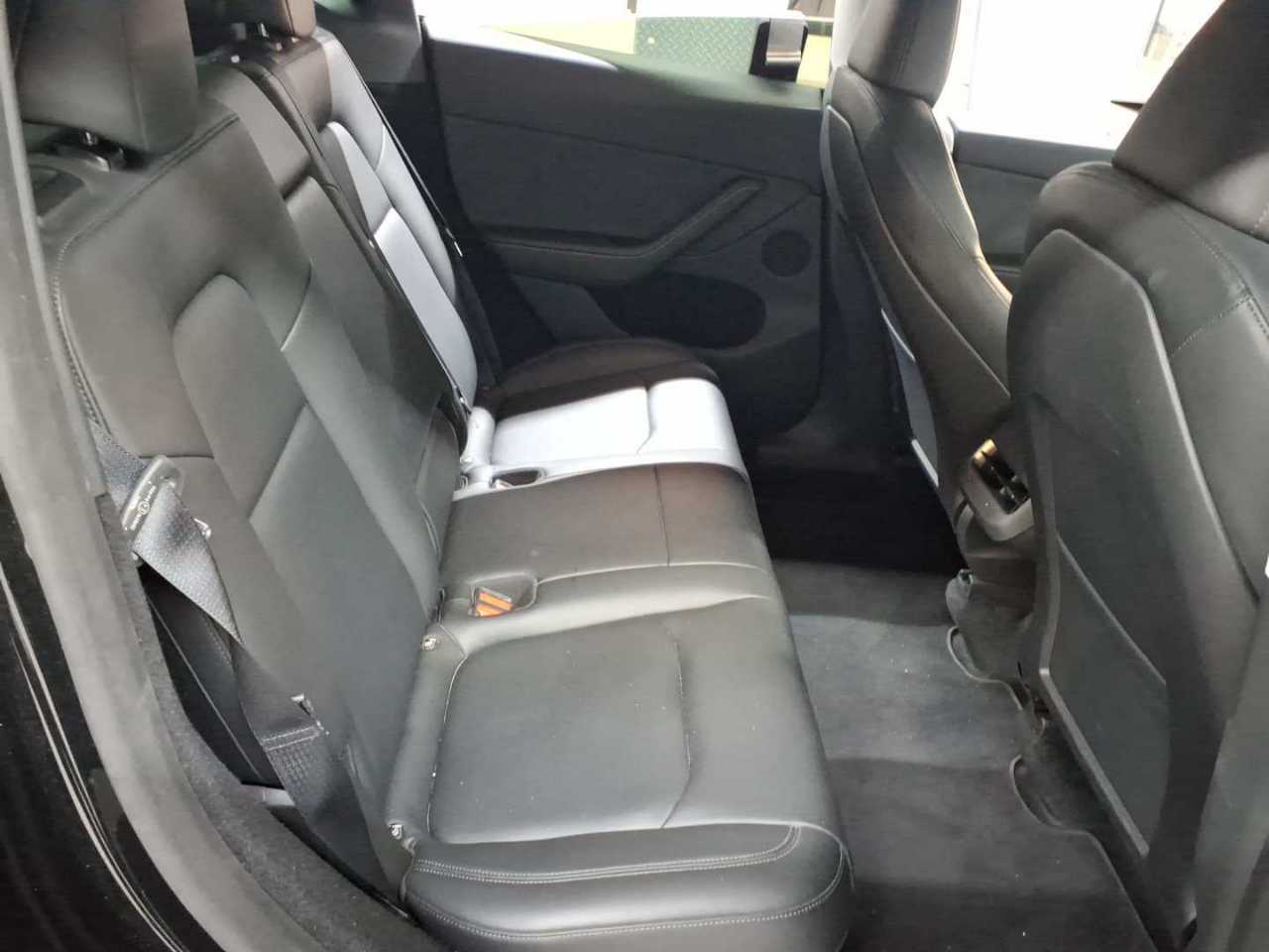 Tesla Model Y Long Range Dual Motor AWD 14