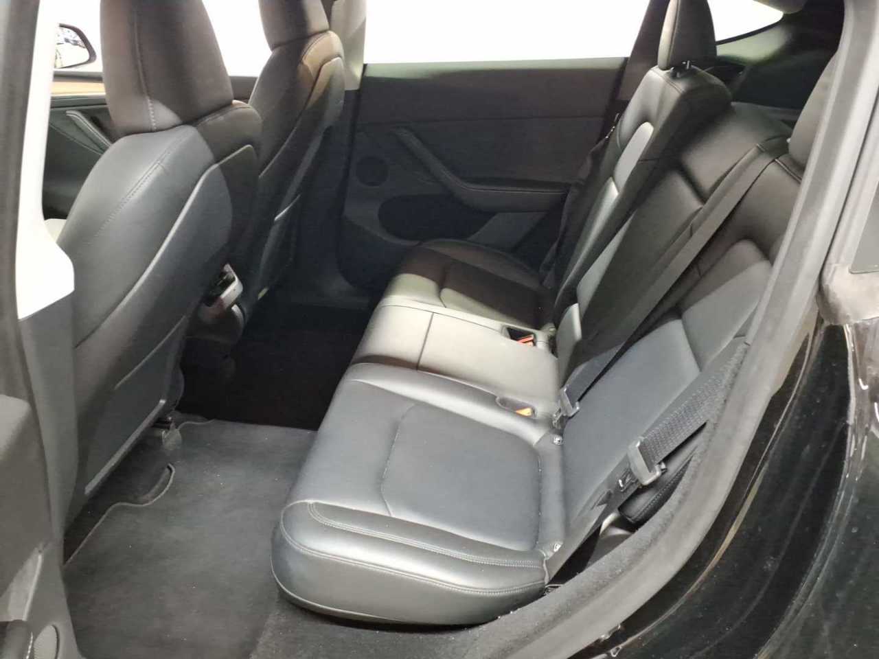 Tesla Model Y Long Range Dual Motor AWD 13