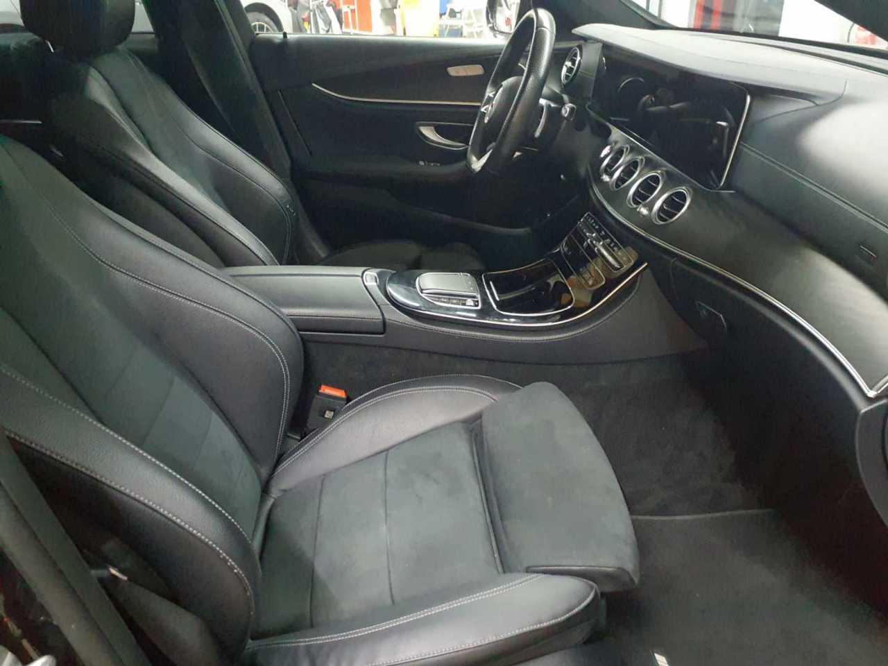 Mercedes-Benz E 300 de 4Matic T 9G-TRONIC AMG Line 8