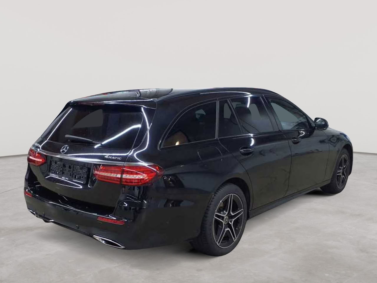 Mercedes-Benz E 300 de 4Matic T 9G-TRONIC AMG Line 4