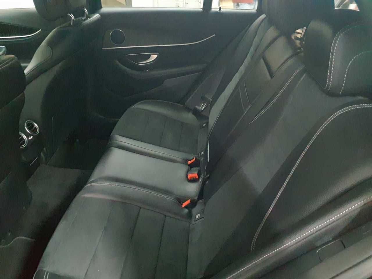 Mercedes-Benz E 300 de 4Matic T 9G-TRONIC AMG Line 13