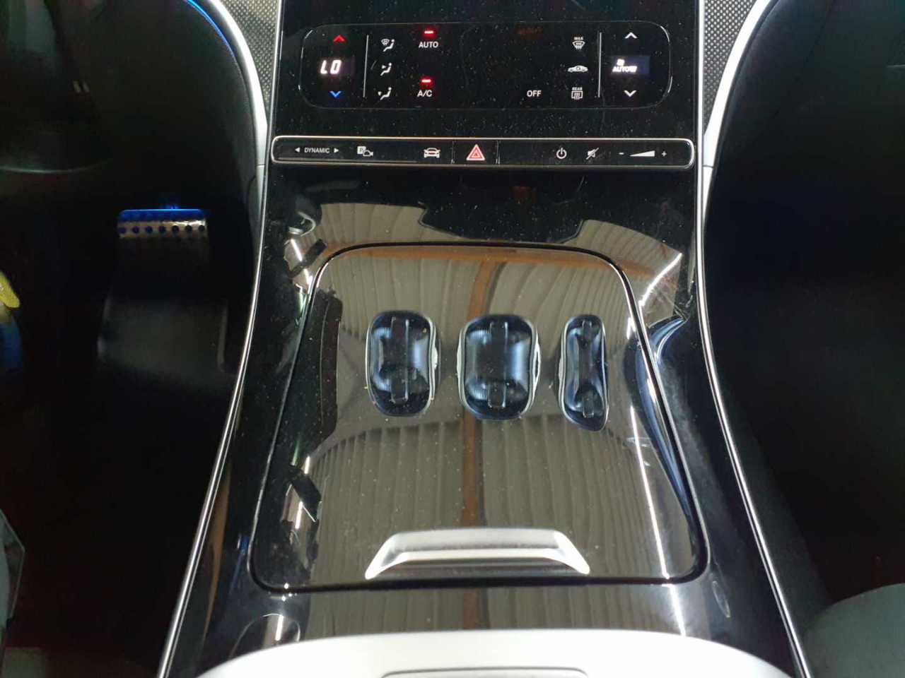 Mercedes-Benz C 200 d T 9G-TRONIC AMG Line 10