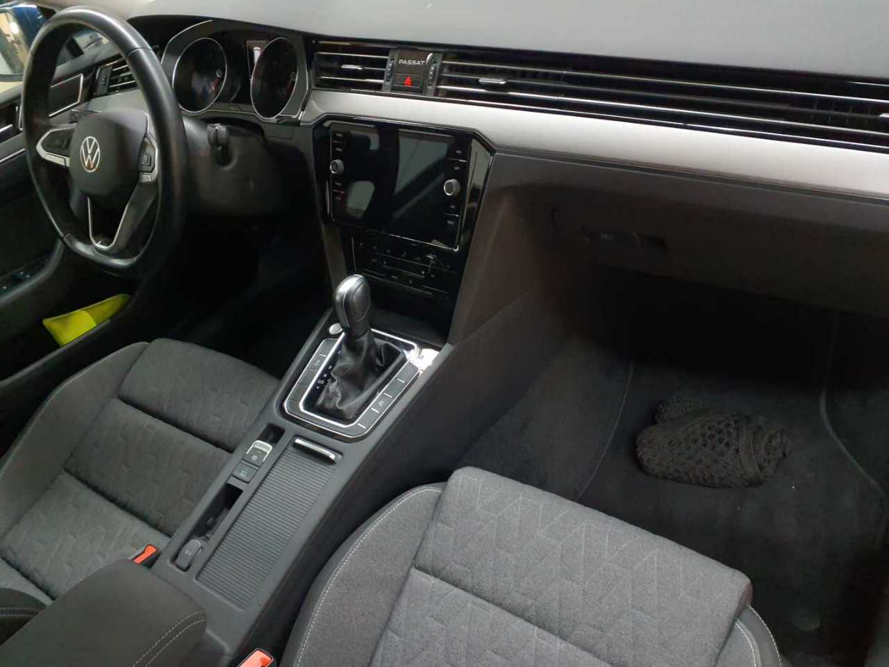 Vw Passat Variant 2.0 TDI SCR DSG Business 12