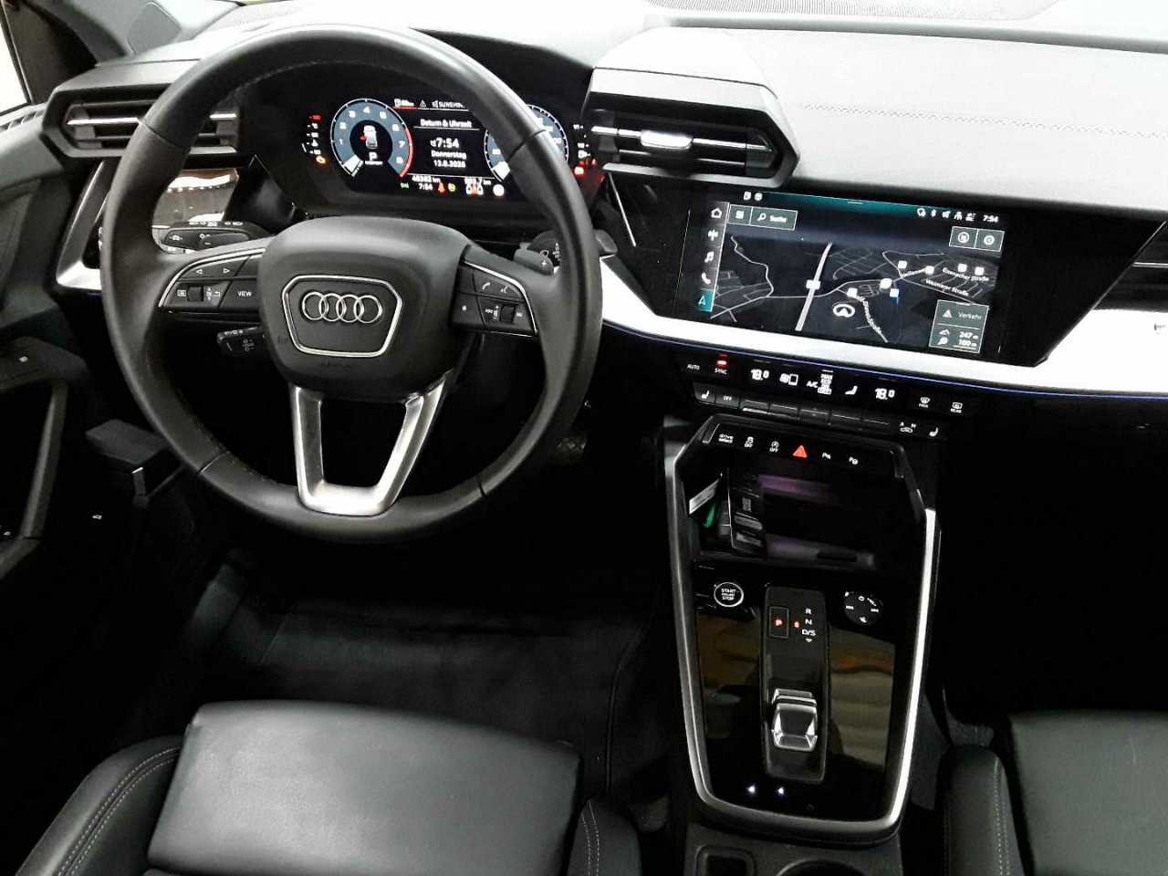 Audi A3 40 TFSI Sportback quattro S tronic S line 10